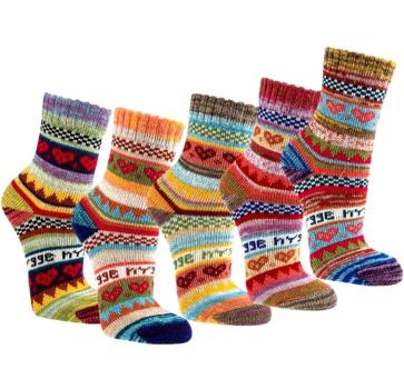 3 Paar TippTexx 24 Hygge Socken Herzen fröhlich-bunte Norweger Socken